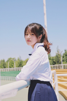 比基尼泳衣三角
